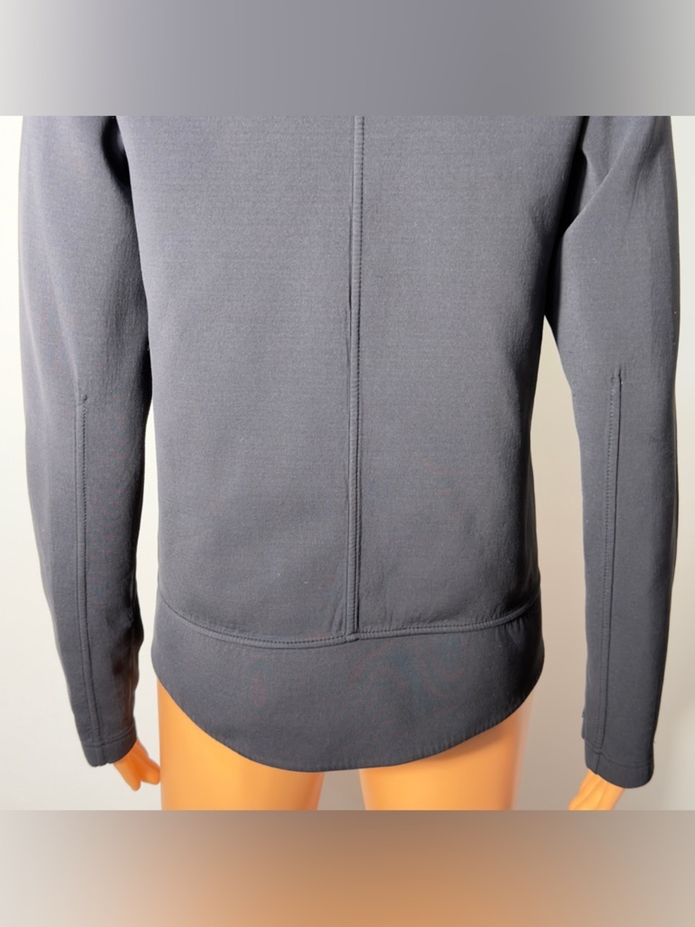 Lululemon Embrace The Space Jacket
Size 4 Black Relaxed Thermo
Regulating - Picture 6 of 12